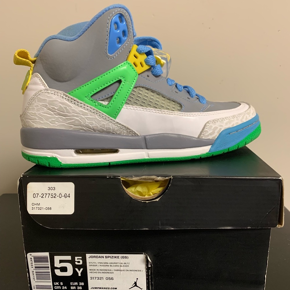 Jordan Spizike GS: Size 5.5Y:  EUC